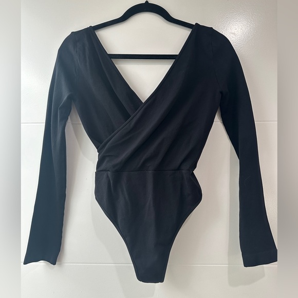 Nikibiki Seamless Black Wrap-Style Long Sleeve Bodysuit Holiday Winter Trendy M - Picture 8 of 10